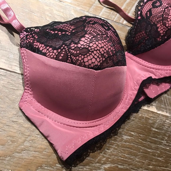 Lingerie 34C Pink and Black Lace Bra - Picture 3 of 5